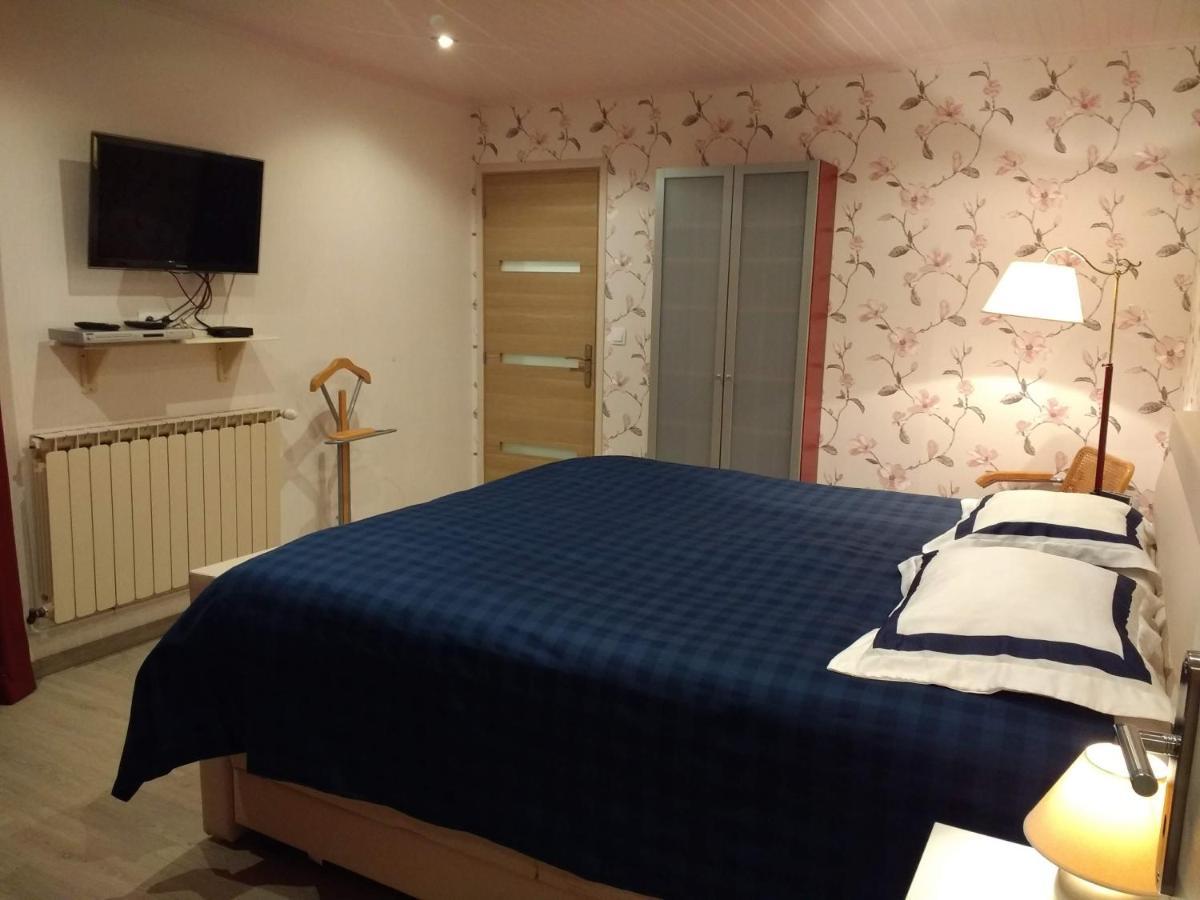 Bed and Breakfast Les Ecureuils Revin  Екстер'єр фото
