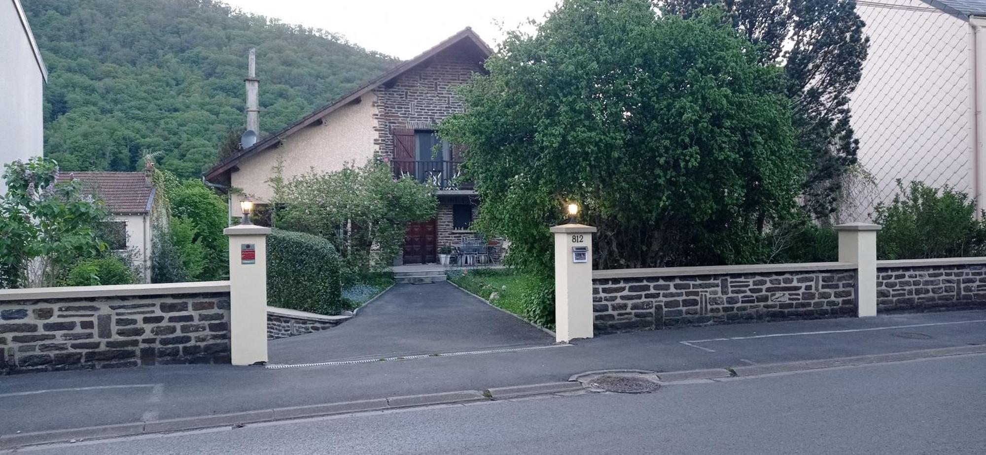 Bed and Breakfast Les Ecureuils Revin  Екстер'єр фото